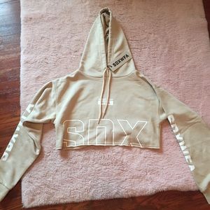 White fox boutique Sarah’s Day sweatshirt